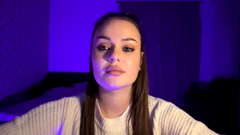 Elizabeth online show from December 17, 6:14 pm