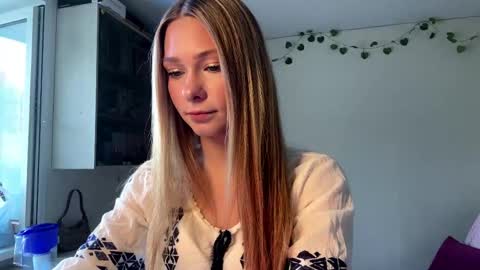 Emma online show from May 24, 10:11 am
