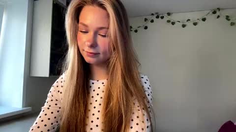 Emma online show from May 31, 10:03 am