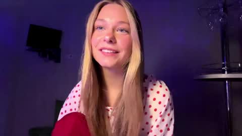 Emma online show from May 17, 7:01 pm