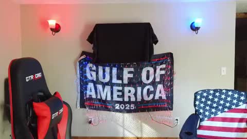 joejoe__ online show from April 13, 1:26 pm