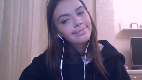 Jennifer online show from October 27, 5:24 pm