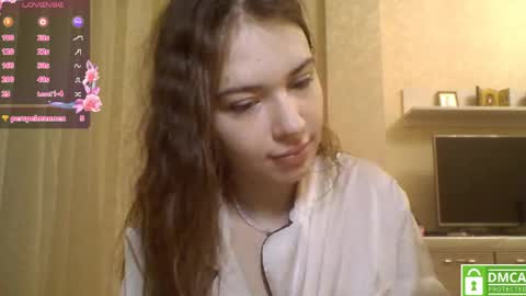 Jennifer online show from April 22, 6:04 pm