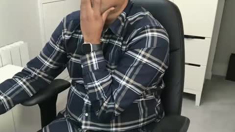 joeshades21 online show from September 26, 8:33 am