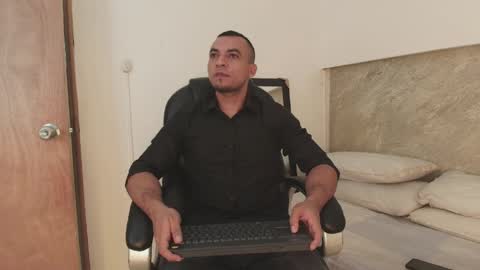 johan online show from March 30, 5:51 am