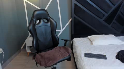 Johan Williams online show from December 20, 10:05 am