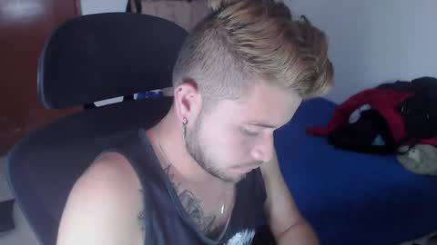 JOHAN independient model online show from November 7, 6:10 pm