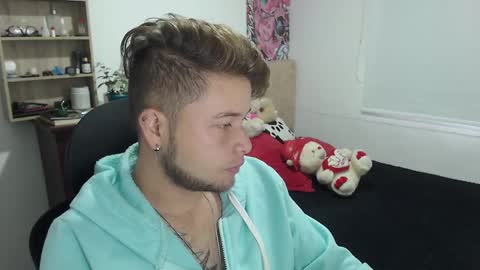 JOHAN independient model online show from March 8, 1:03 pm