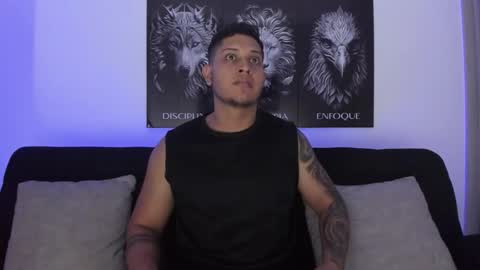 Snapshot of johansmith__ chatting on October 28, 2:23 am Johan Smith online show from October 28, 2:23 am