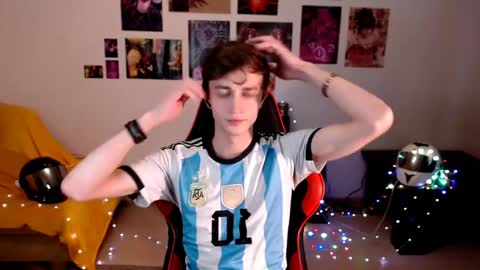 john_winx online show from April 5, 2:14 pm