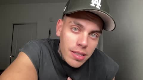 Snapshot of johnafterdark chatting on September 25, 5:58 am JAXX online show from September 25, 5:58 am