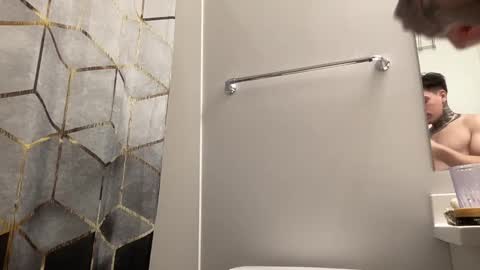 Snapshot of johnafterdark chatting on February 10, 8:00 pm JAXX online show from February 10, 8:00 pm