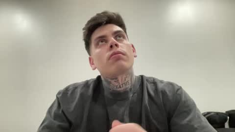 Snapshot of johnafterdark chatting on December 8, 11:18 pm JAXX online show from December 8, 11:18 pm