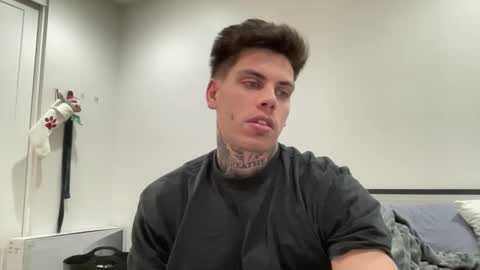 Snapshot of johnafterdark chatting on December 20, 12:08 am JAXX online show from December 20, 12:08 am