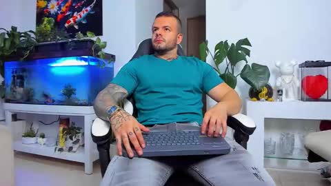 JOHNNY online show from November 2, 2:11 am