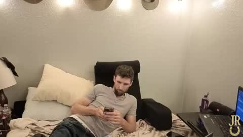 Give John Ryan A Thumbs Up online show from November 17, 8:50 am