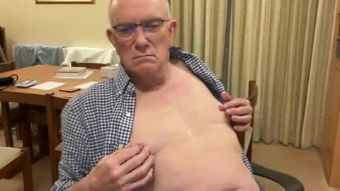 Snapshot of johnsenior41 chatting on January 31, 10:52 pm johnsenior41 online show from January 31, 10:52 pm