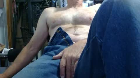 johnstrong online show from May 17, 3:21 pm