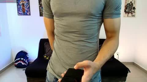 Instagram jonathanfit14 online show from April 18, 9:04 pm