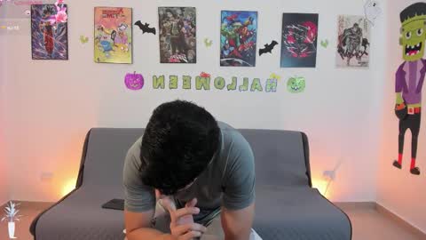 Instagram jonathanfit14 online show from October 25, 9:37 pm