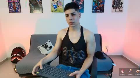 Instagram jonathanfit14 online show from April 13, 11:42 pm