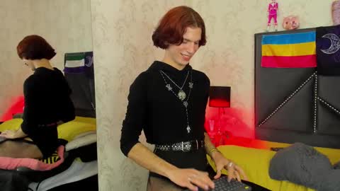 Snapshot of jonny_gilbert chatting on October 1, 2:27 pm jonny_gilbert online show from October 1, 2:27 pm