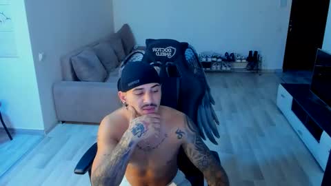 jonnyporn1 online show from October 10, 5:02 am