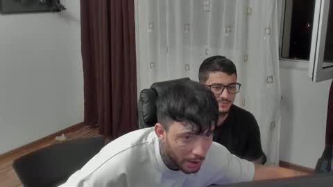 jonnyporn1 online show from December 3, 10:43 pm