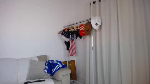 josezaens_ online show from November 2, 9:31 am