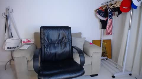 josezaens_ online show from October 24, 8:37 am