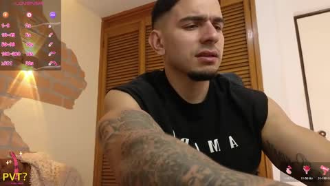 josh_miller01 online show from May 26, 1:39 pm