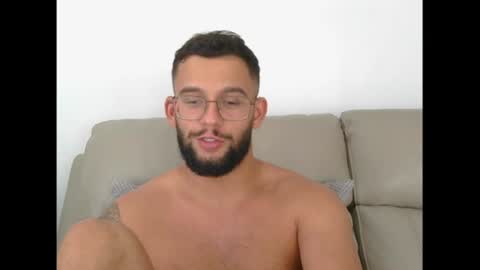 josh_xo online show from July 23, 6:27 pm