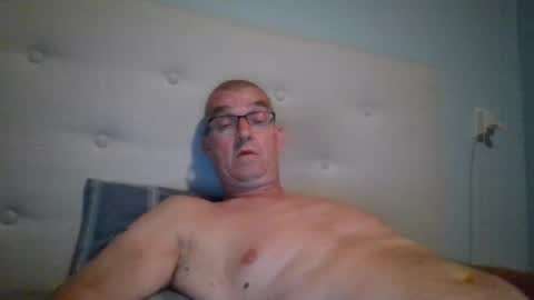 josvenithijs online show from August 8, 10:31 pm