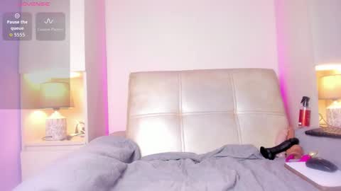 joyceblake online show from October 28, 8:43 pm