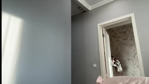 Jennie and Sophia online show from September 19, 12:31 pm