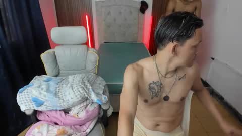 juan_and_luke online show from April 18, 12:51 pm