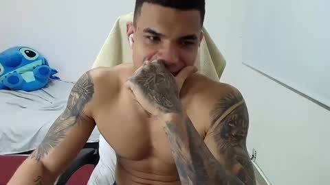 juan_gomez_1 online show from September 10, 1:06 am
