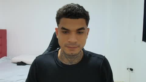 juan_gomez_1 online show from April 28, 11:09 pm