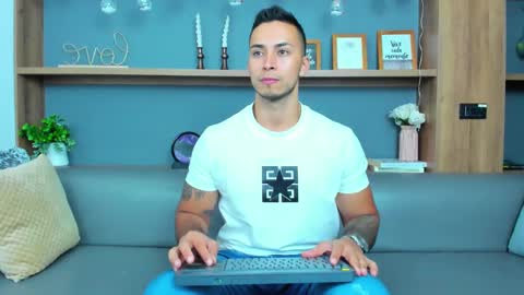 juan_muscle online show from March 9, 3:22 am