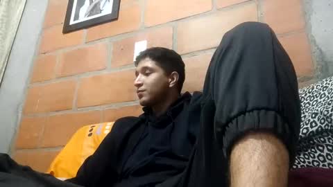 juanc23_371 online show from November 18, 11:59 pm