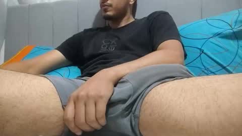 juanc23_371 online show from May 9, 7:09 pm