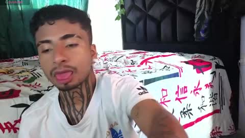 juancamilo66_ online show from May 13, 5:44 pm