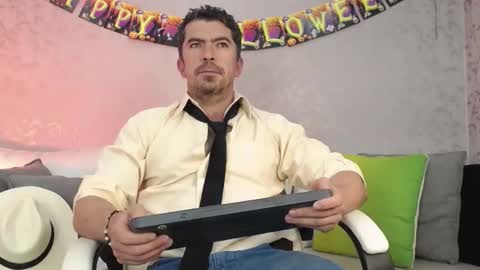 Juan k online show from October 11, 2:32 pm