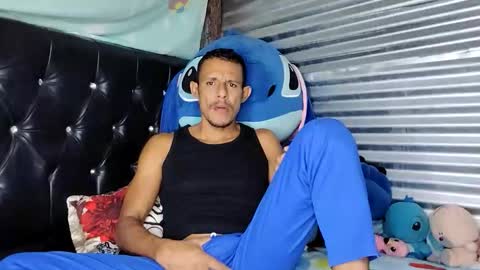 juanmauri22 online show from January 18, 3:43 pm