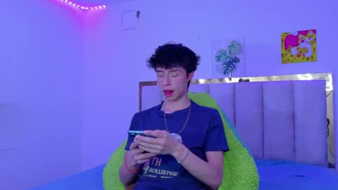juanmres online show from June 1, 7:48 pm