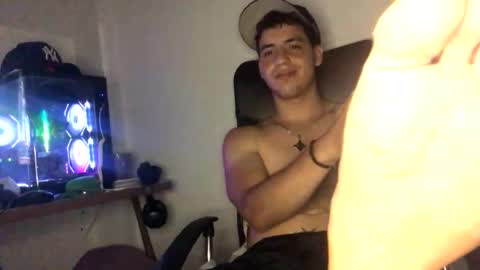 juannvalencia11 online show from May 21, 5:25 am
