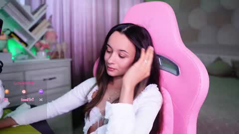 Angelina online show from August 5, 1:30 pm