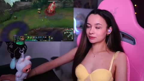 Angelina online show from March 25, 2:35 pm