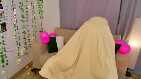 Ameli  Stella  Vi  Evie  Jessica online show from February 14, 8:17 am