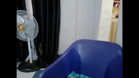 juicyxpink online show from September 12, 7:21 am